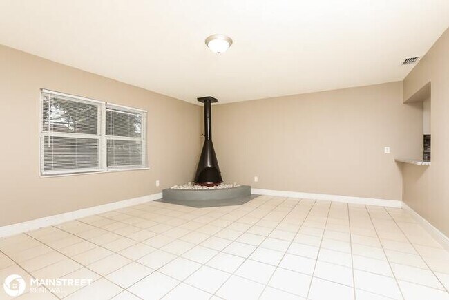 Foto del edificio - 7624 AVONWOOD CT, ORLANDO, FL 32810
