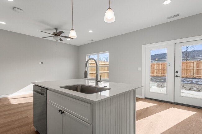 Foto del edificio - 100 Saw Creek Dr