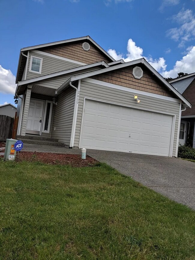 Building Photo - ***JUST REDUCED!!!*** Welcome to Spacious living in Spanaway WA