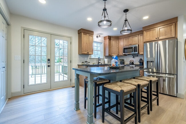 Foto del edificio - 29 Jennifer Ln