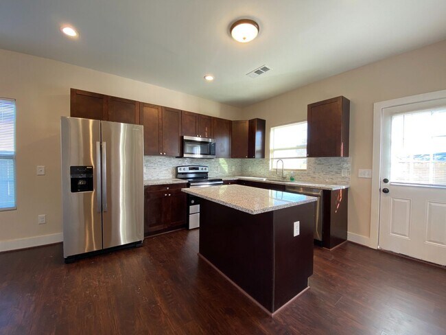 Foto del edificio - Home for Rent in McCalla, AL! Available to View Now!!!