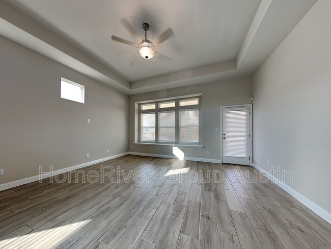 Building Photo - 405 Bright Star Ln
