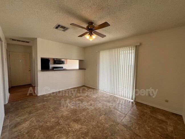 Building Photo - 158 Stockmen Ln