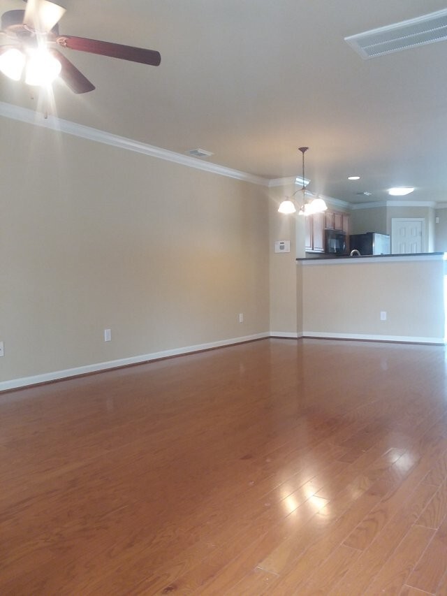 Building Photo - Antioch Townhouse.  Washer & Dryer Provided