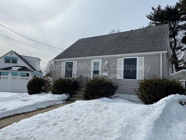 Foto del edificio - 10 Harkness Dr