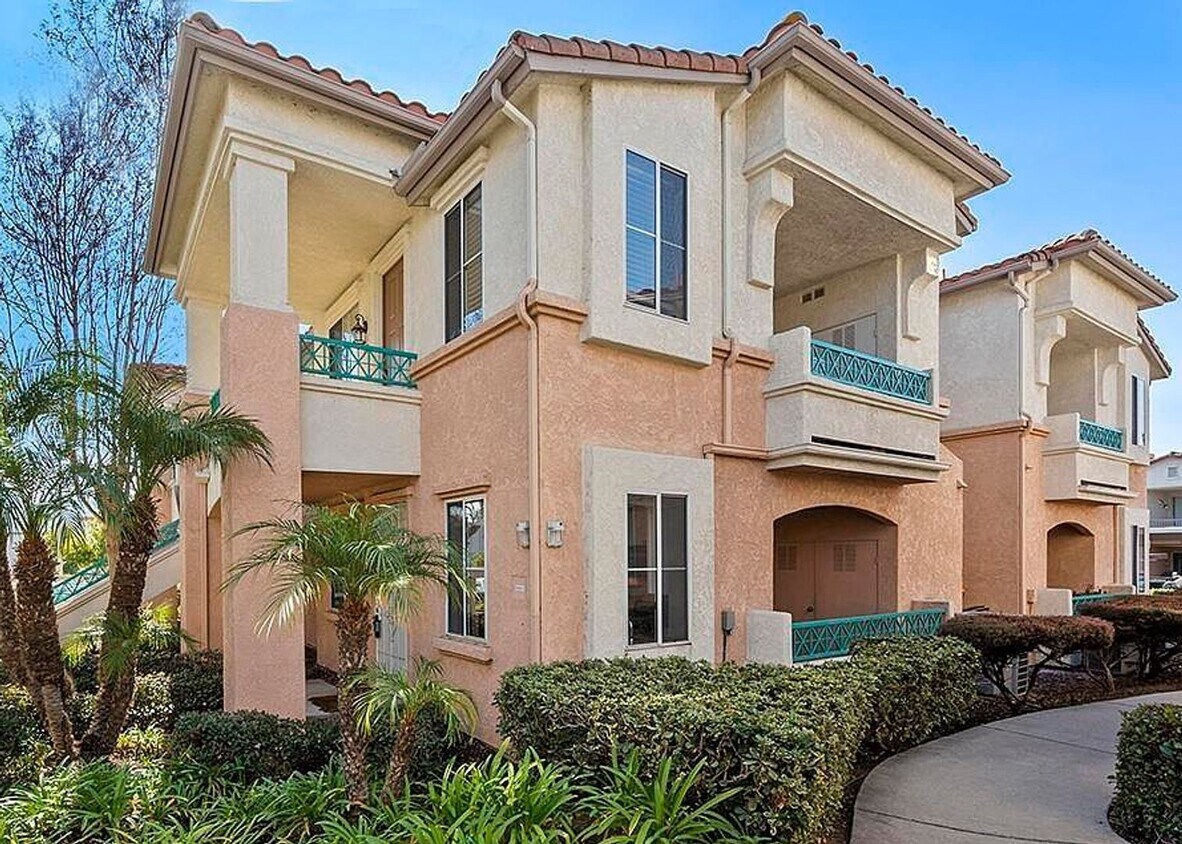Foto principal - Conveniently Located In Rancho San Diego