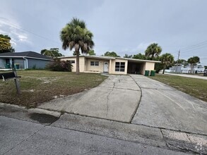 Building Photo - 1040 Hickory Ln