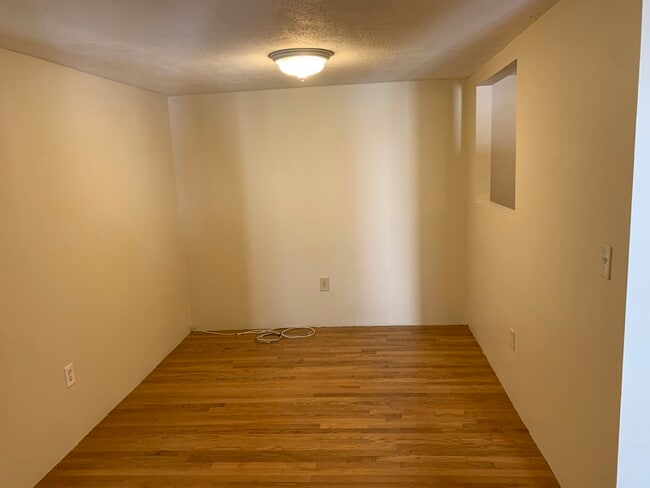 Building Photo - 385 Dorchester St