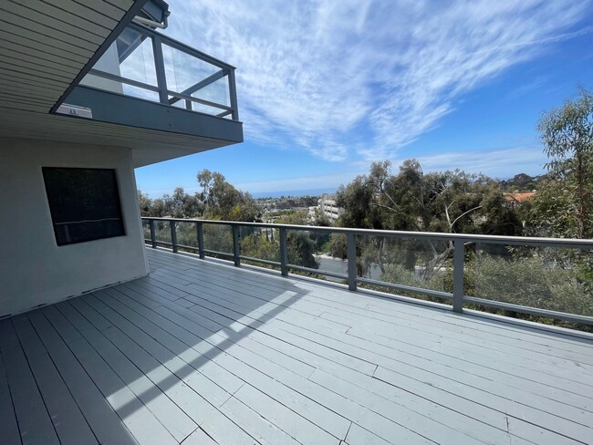 Foto del edificio - Luxury Living with endless Ocean Views