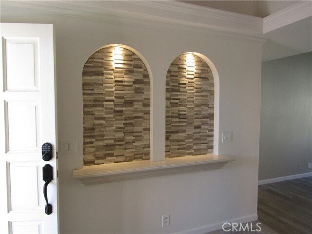 Foto del edificio - 9471 Flicker Ave