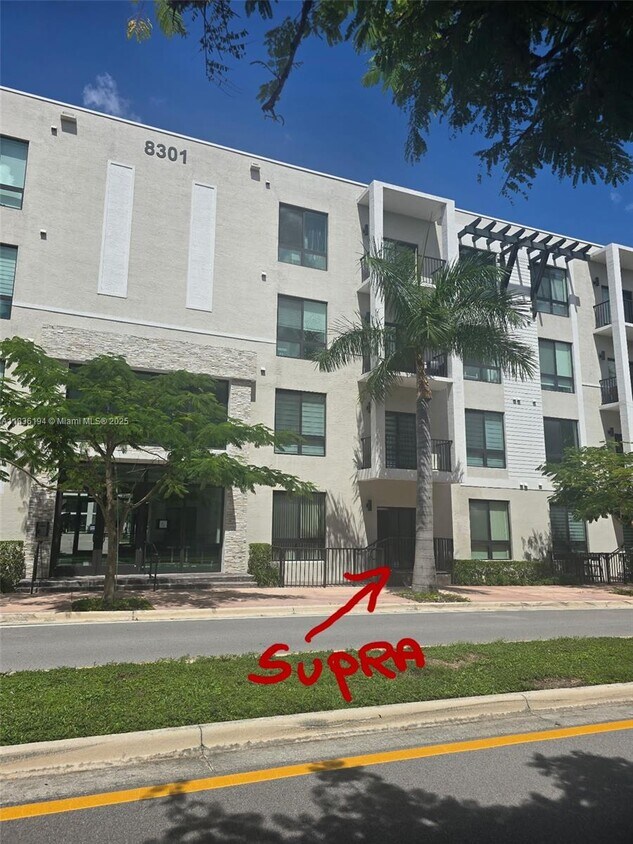 Foto principal - 8301 NW 41st St