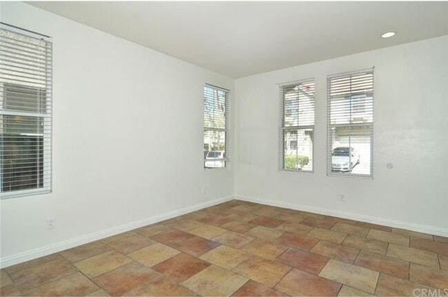 Building Photo - Sycamore Creek 4 bedroom home available fo...