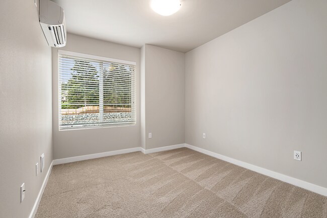 Building Photo - 1806 Sf  | 4 Bedrooms 3.5 Baths  | $3,850