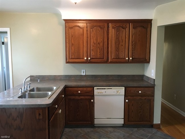 Building Photo - 3 br, 1.5 bath House - 11246 Busch Ave