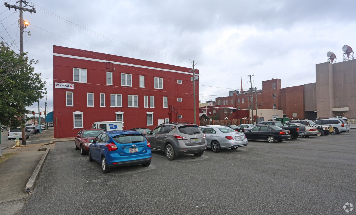 Building Photo - Homestead