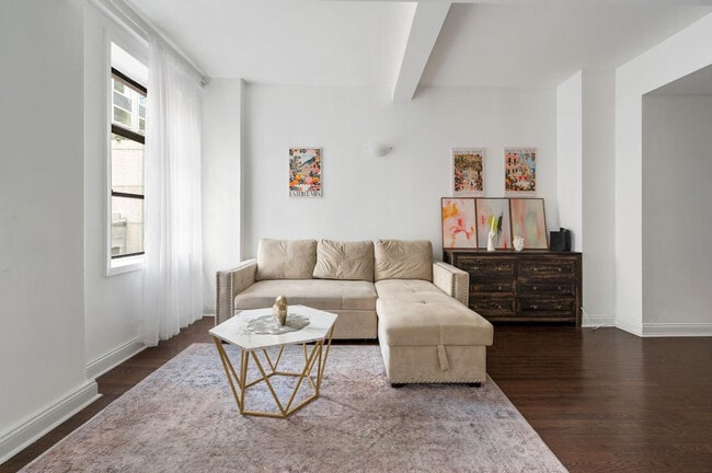 Foto del edificio - 132 E 45th St