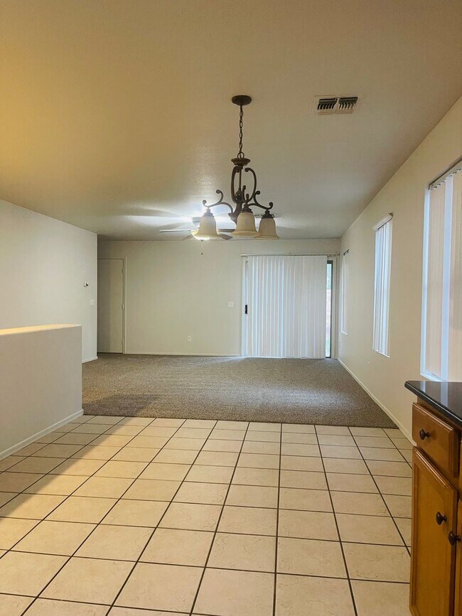 Foto del edificio - COMING SOON! FRESHLY PAINTED INTERIOR! Great Home in Desirable Sheely Farms Neighborhood!