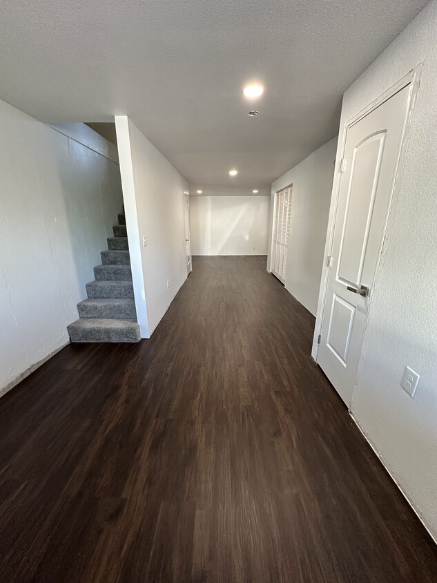 Basement bedroom - 5507 Fiesta Ln