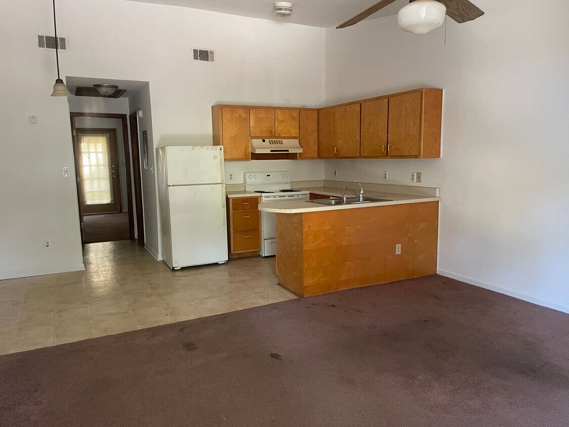 Foto del edificio - Newly renovated 1 bed 1 bath Townhouse