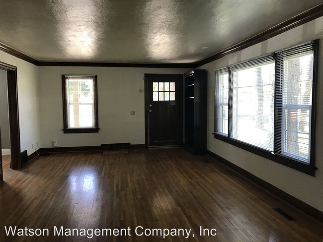 Foto del edificio - 10125 N Whitworth Dr