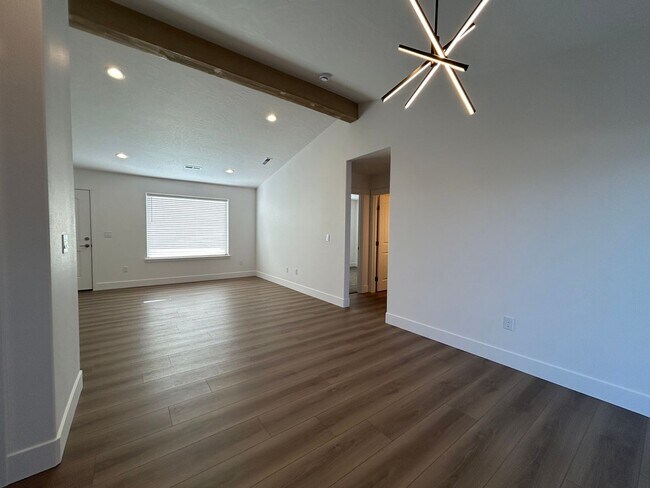 Foto del edificio - Brand New 2023 Open Concept, Ranch-Style Home