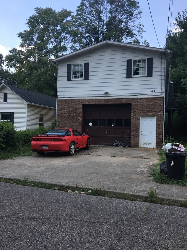 Primary Photo - 313 Rotary Rd