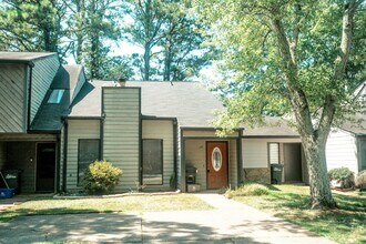 Building Photo - 246 Toweridge Dr SW