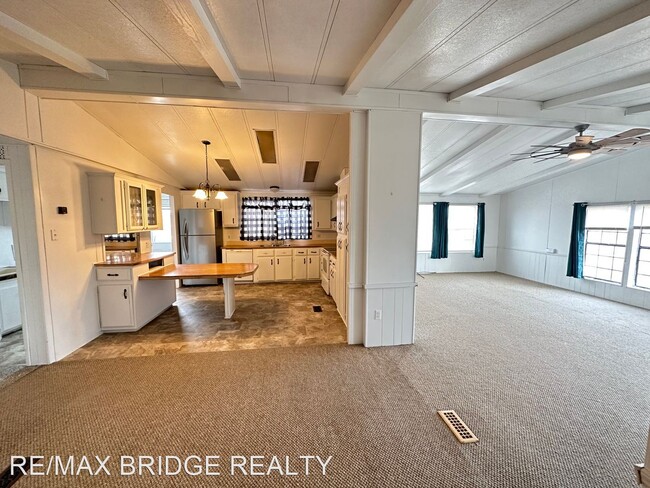 Building Photo - 3 br, 2 bath House - 3890 E 6750 S