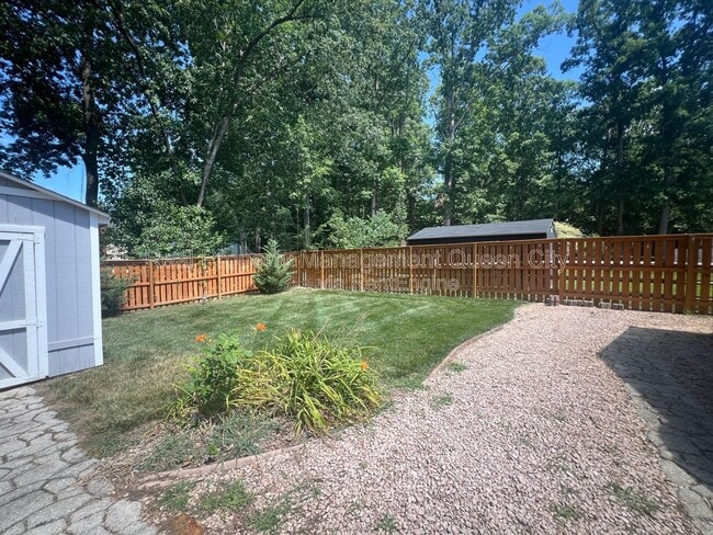 Building Photo - 3910 Armitage Dr