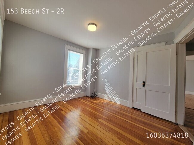 Building Photo - East Side 2nd floor 1 bedroom 1 bath apart...