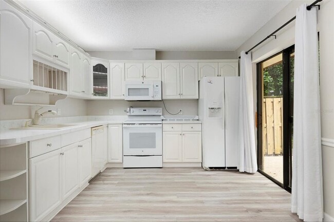 Building Photo - 2606 6th Ct
