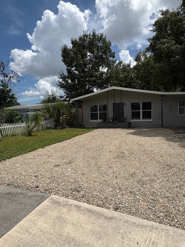 Photo - 4928 Shoshone St (Orlando, FL) House
