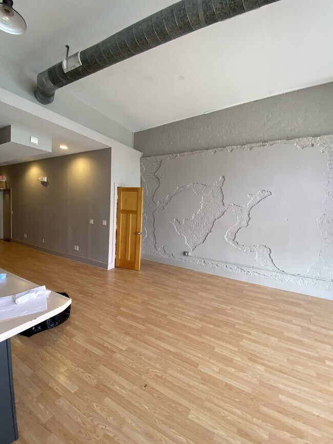 Foto del edificio - 414 N Main St