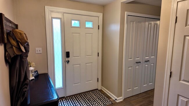 Building Photo - 86 Pendleton Ln