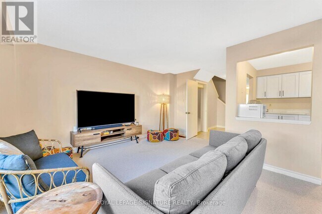 Photo du bâtiment - 2079 The Collegeway