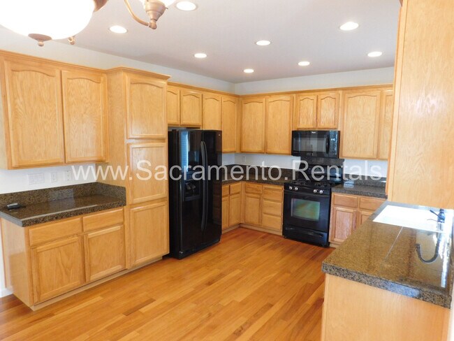 Foto del edificio - Very Nice Updated 4bd/3ba Rancho Cordova H...