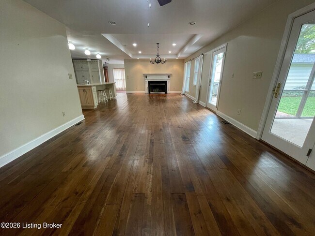 Building Photo - 106 Spruce Ln