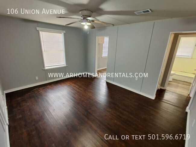 Building Photo - 106 Union | $695 | 2 beds, 1 full bath