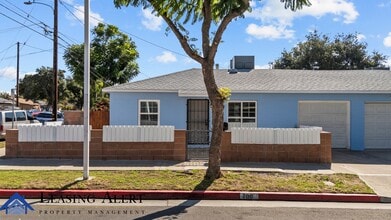 Building Photo - 700 S Kalisher St Building Photo - 700 S Kalisher St