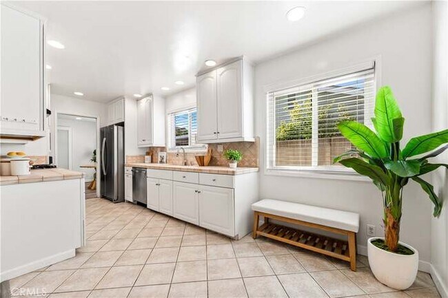 Foto del edificio - 5402 Anthony Ave