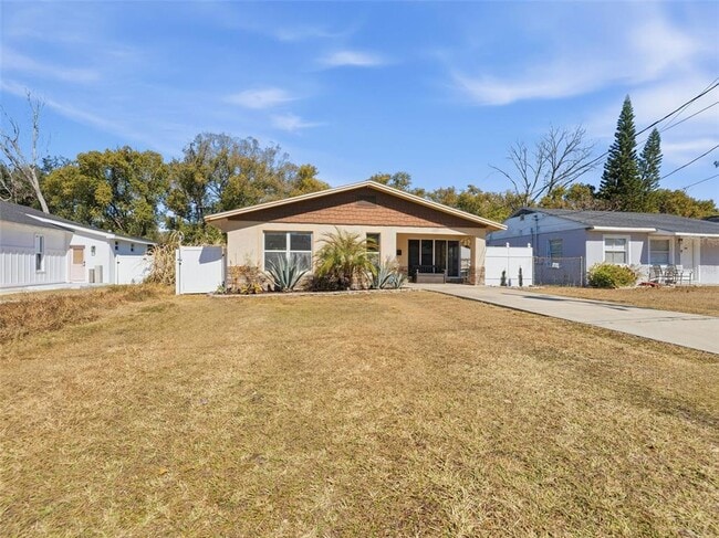 Building Photo - 207 W Broad St