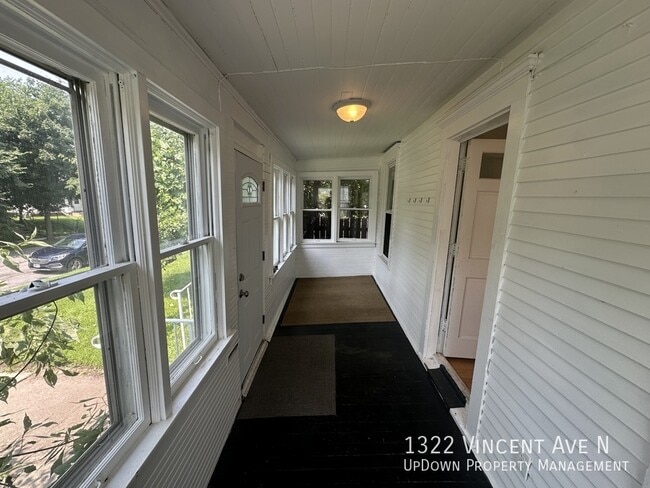Building Photo - 1322 N Vincent Ave