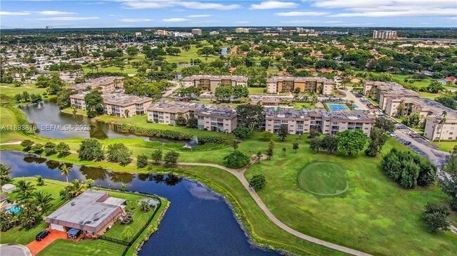 Foto del edificio - 8101 SW 24th Ct