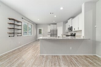 Building Photo - 16451 Rosary Pea Pl