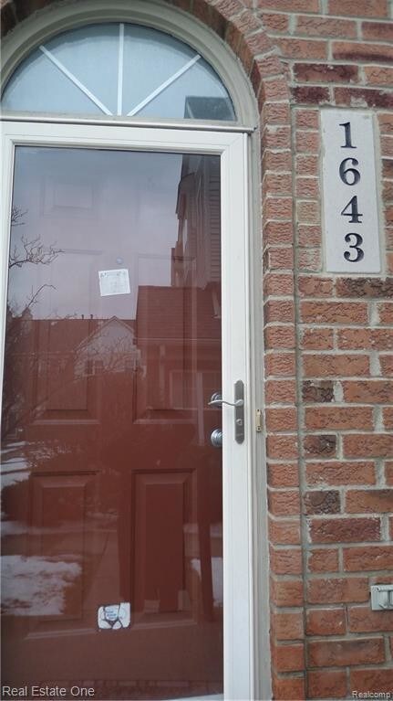 Foto del edificio - 1643 Campau Farms Cir