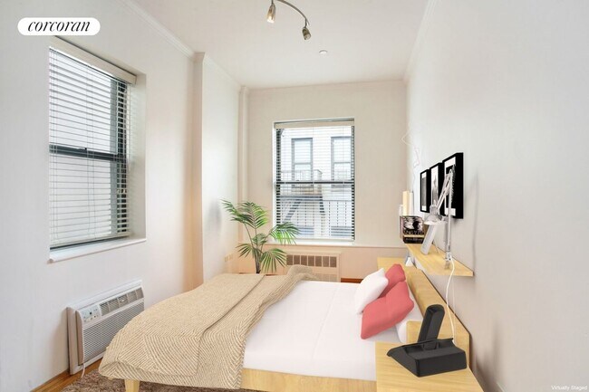 Foto del edificio - 13 E 131st St