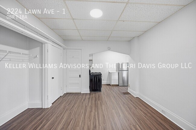 Building Photo - 2224 Lawn Ave