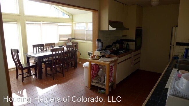 Foto del edificio - 5 br, 3 bath House - 330 South 42nd Street
