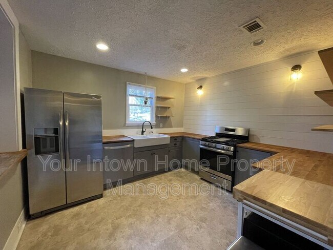 Building Photo - 144 Ormond St SE
