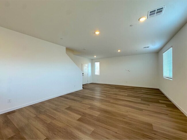 Foto del edificio - 521 Daphne Terrace St